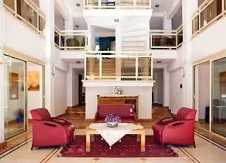 Hotell Adora